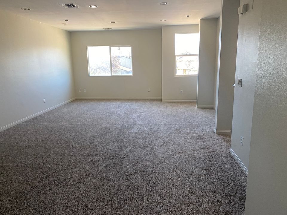 2nd image of 24426 Dracaea Ave #3