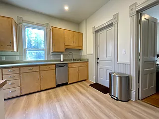 933 Williamson St #1 — Photo 12