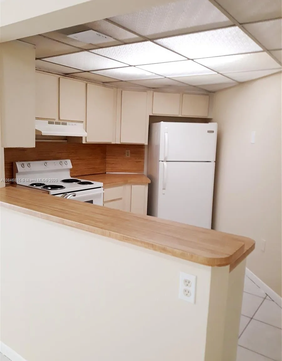 2 bed, 1000 sqft, $2,250 — Photo 1