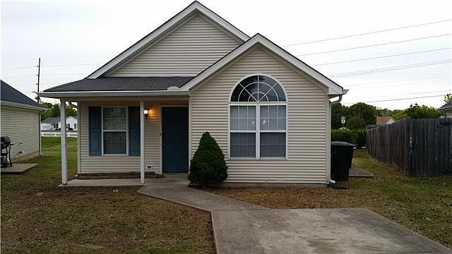 2nd image of 1933 Turnberry Ct