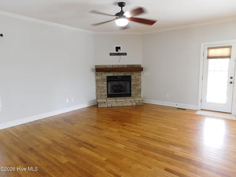 101 Staffordshire Dr #101 — Photo 10