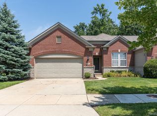 23583 Rossiter Dr, Macomb, MI 48042
