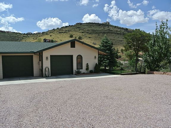 4th image of 732 Meadowlark Ln