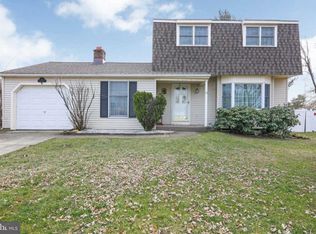 13 Ticonderoga Rd, Laurel Springs, NJ 08021