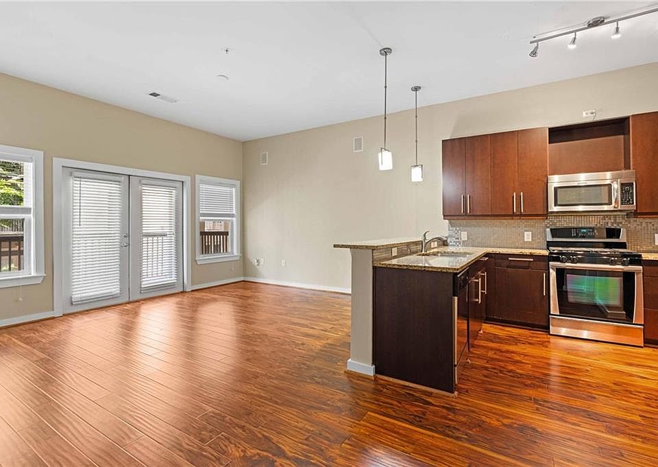 1st image of 870 Inman Village Pkwy NE APT 204