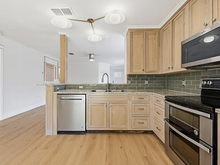 1621 Coriander Dr — Photo 12
