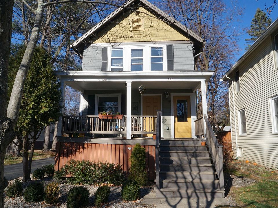 323 Center St