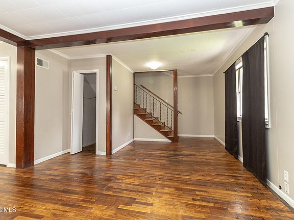 5th image of 1221 Greenwood Ave