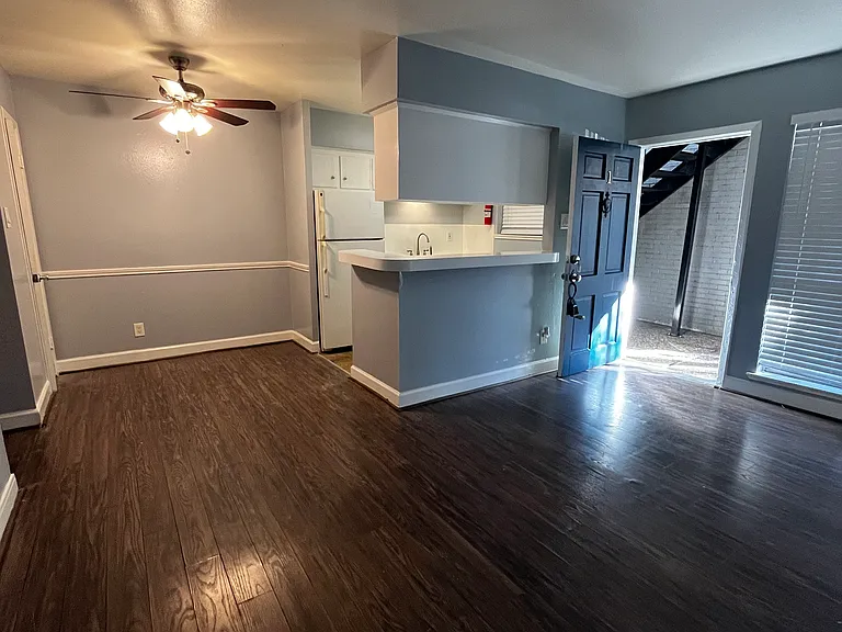 2116 Lexington St #1 — Photo 2