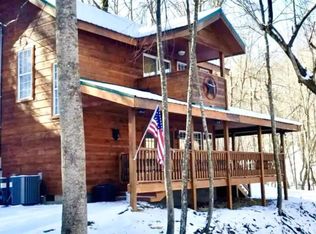 1026 Deep Hollow Rd, Gatlinburg, TN 37738