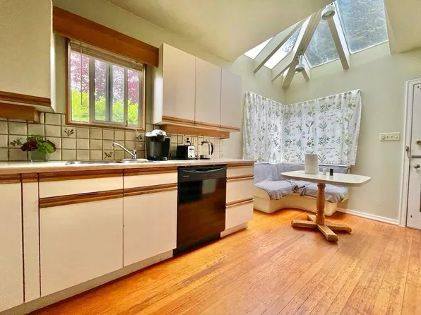 7606 Angus Dr, Vancouver, BC V6P 5K4