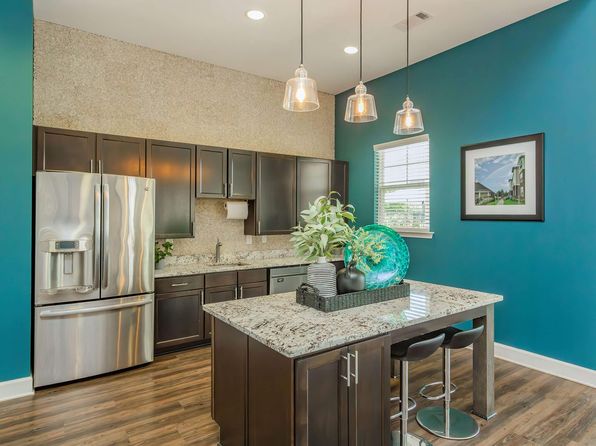 100 Spade Leaf Blvd APT E103