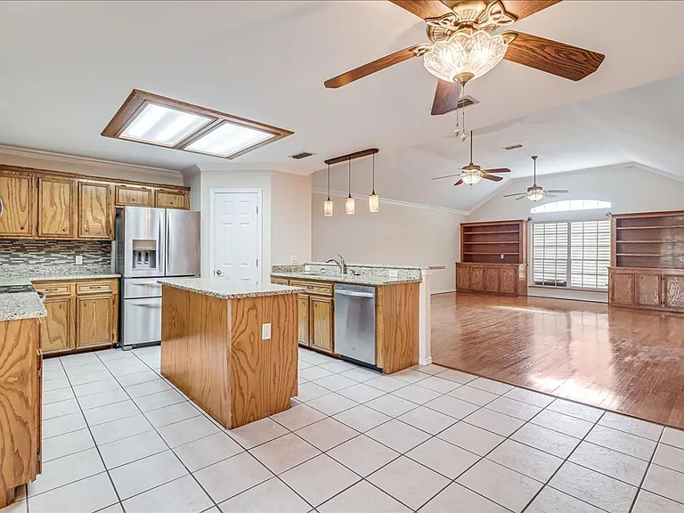 6330 Penny Ln — Photo 21