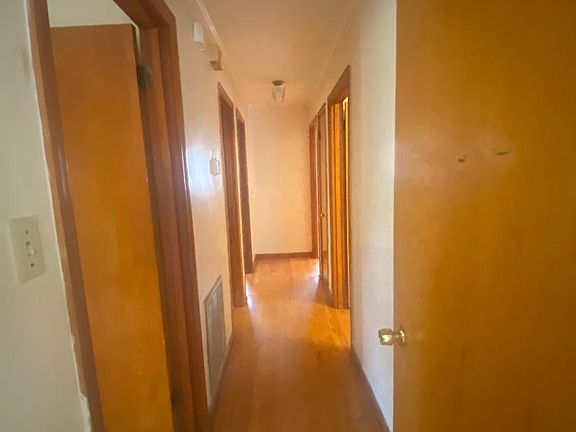 4th image of 2997 Laney Ave