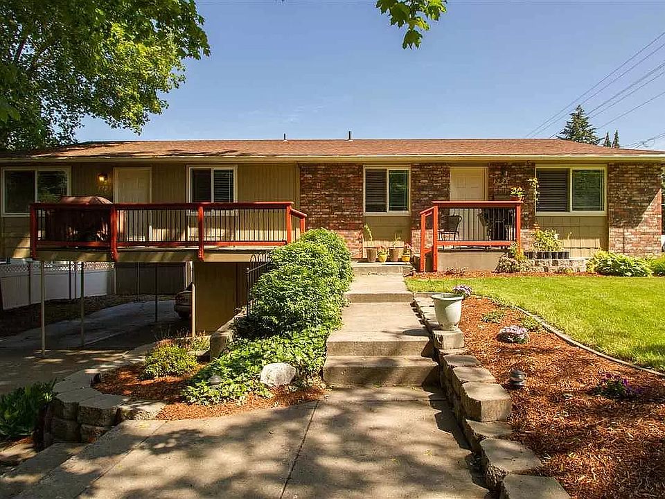 front of property, corner lot, onsite parking