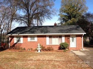 955 Hickory Nut St, Charlotte, NC 28205