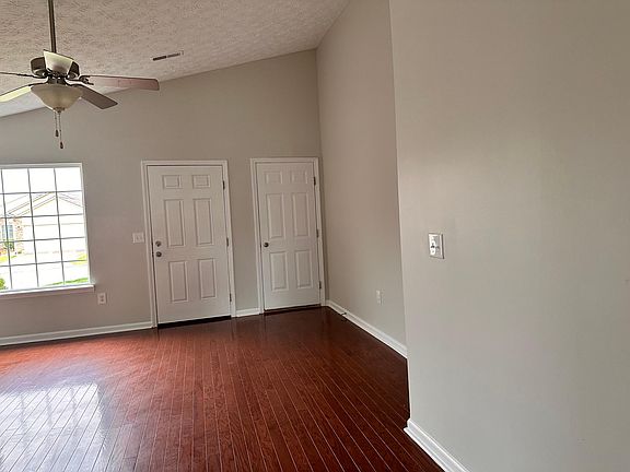 3rd image of 761 Burgess Ave
