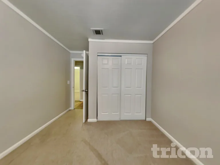 702 Falkirk Ave — Photo 13