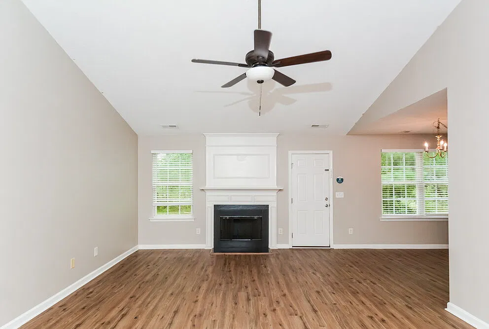3 bed, 2.0 bath, 1559 sqft, $1,850 — Photo 4