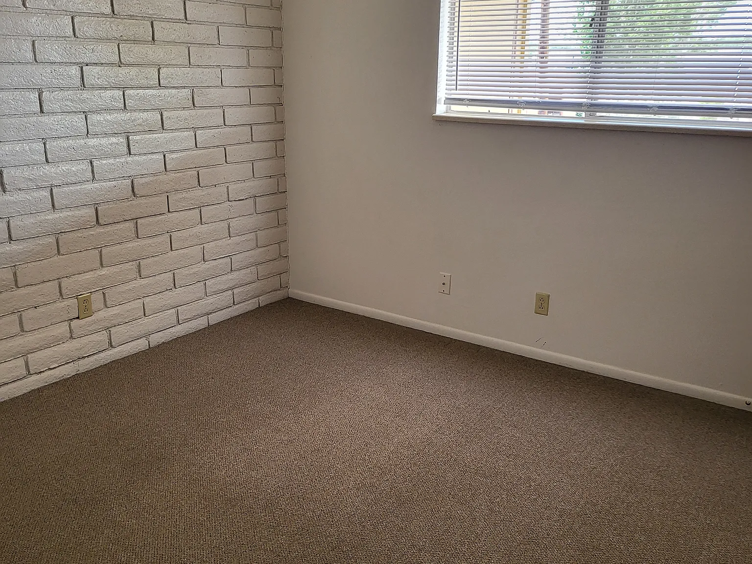 2 bed, 920 sqft, $975 — Photo 4