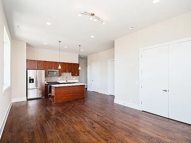 4601 N. Ravenswood Ave. — Photo 9