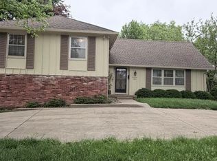 3224 W 95th St, Leawood, KS 66206