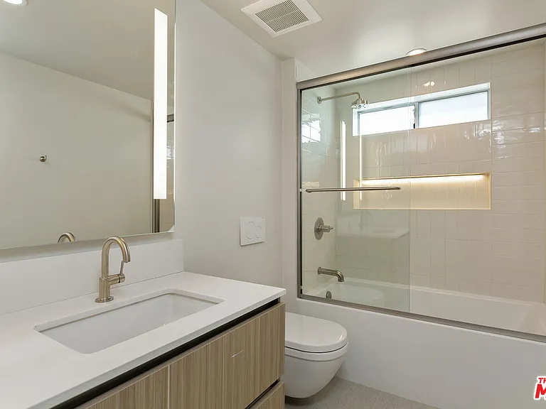 11837 Mayfield Ave #404 — Photo 12