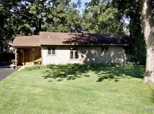 2368 N Barrington Woods Rd, Palatine, IL 60074