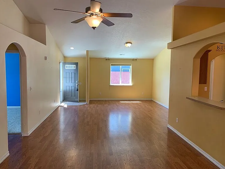 5708 Ochoco Ln — Photo 3