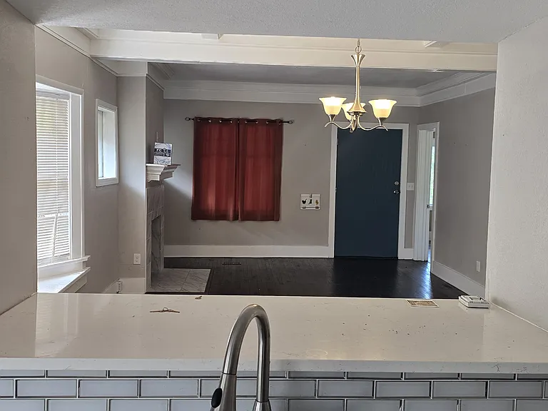 4323 Gillham Rd — Photo 8