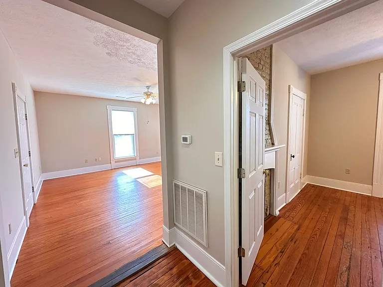 517 Walnut Ave #4 — Photo 6