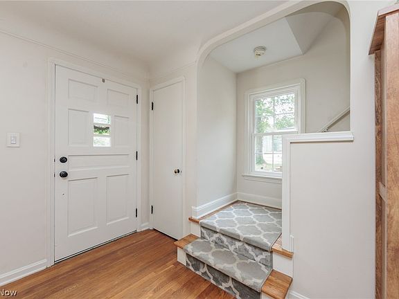 3rd image of 504 Columbia Rd