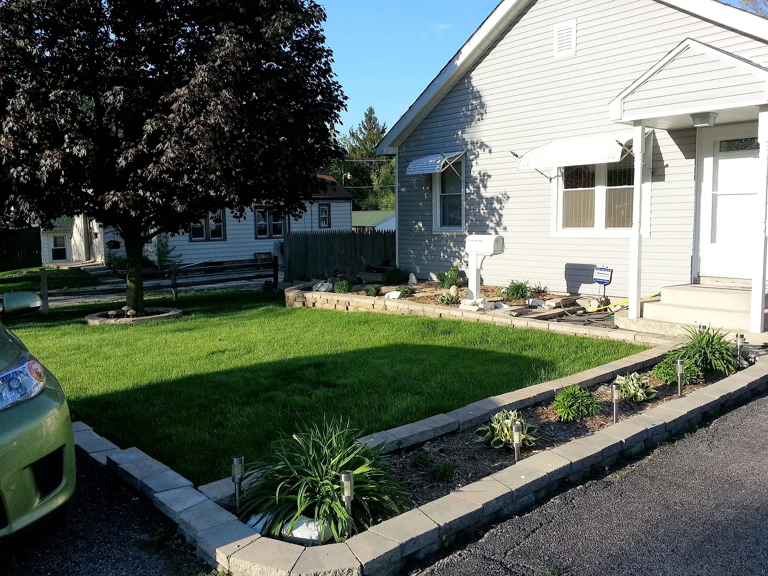 218 Barr Elms Ave photo 1