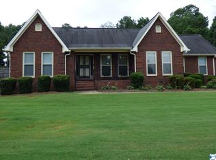 202 Arrowfeather Dr NE, Meridianville, AL 35759