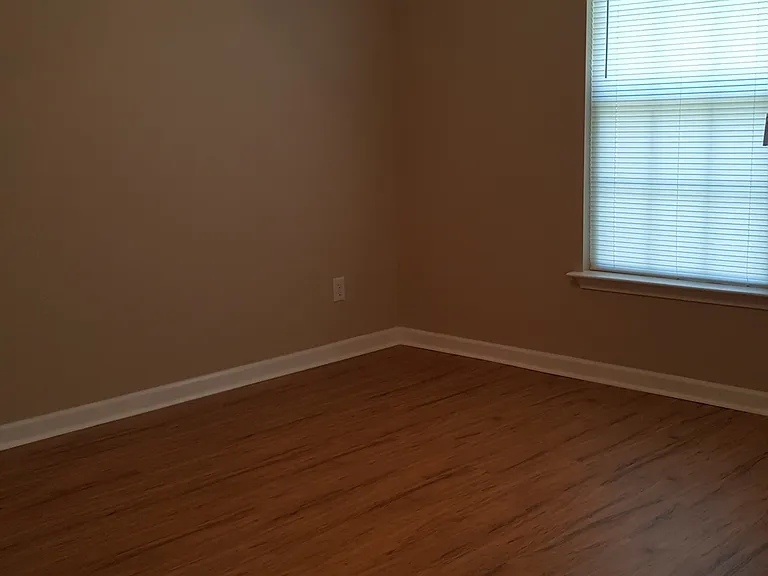 365 Cottage Dr — Photo 6