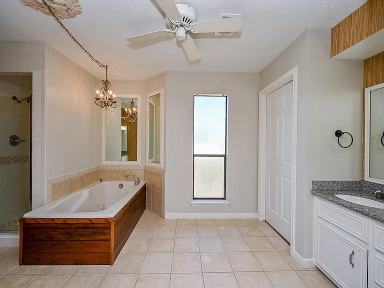 12011 Autumn Creek Dr — Photo 27