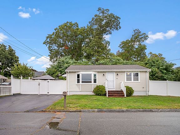2nd image of 98 Seabury St