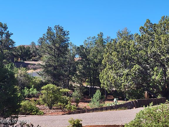 3rd image of 320 Calle Del Norte