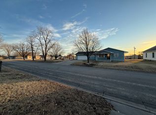 810 N Pine St, Beloit, KS 67420