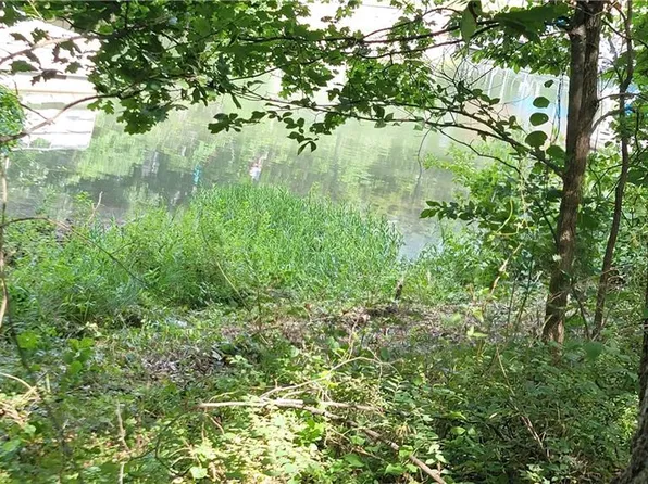 237 E Sugar Lake Dr, Mound City, KS 66056