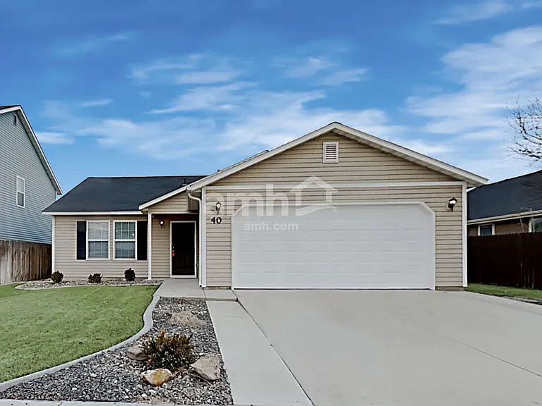 40 N Amanda Dr — Photo 1