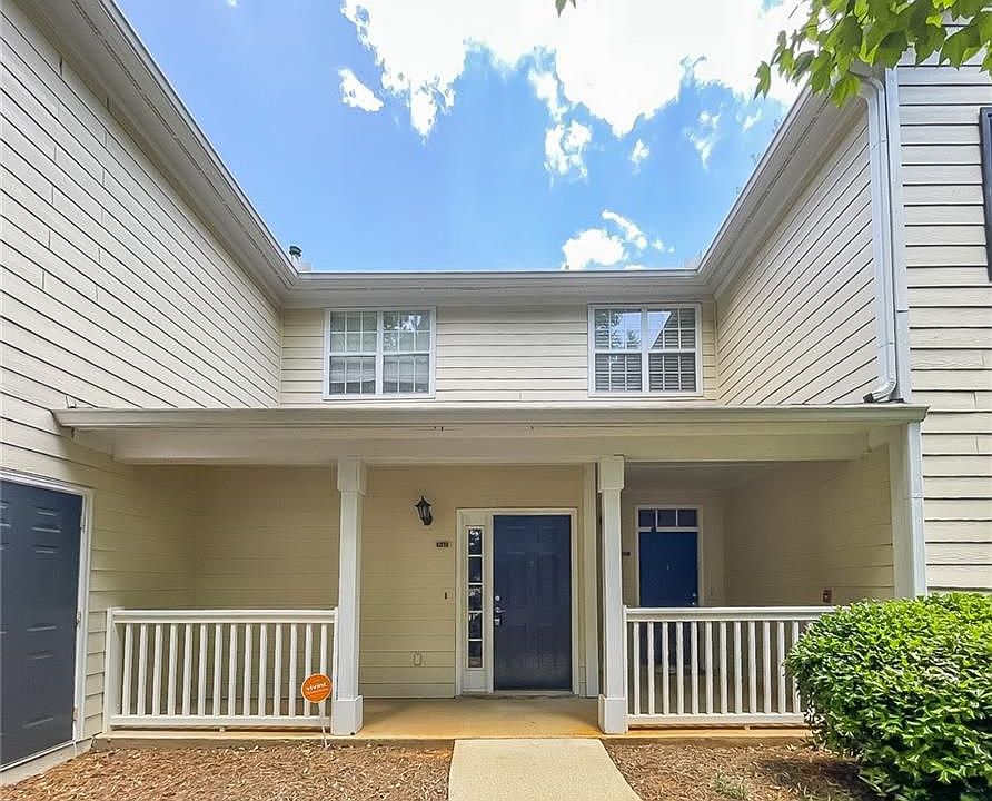 1st image of 610 Spring Heights Ln SE Unit 6/610