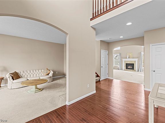 5th image of 38521 Berkshire Ave