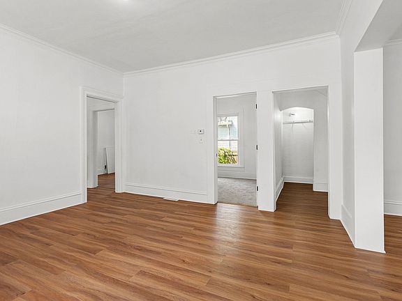 5th image of 120 E 2nd St