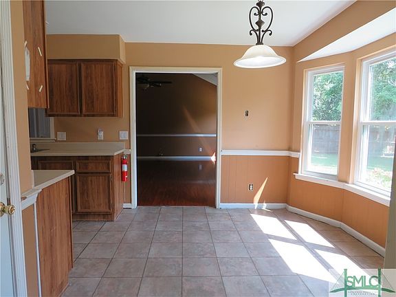 3rd image of 6 Black Forest Drive