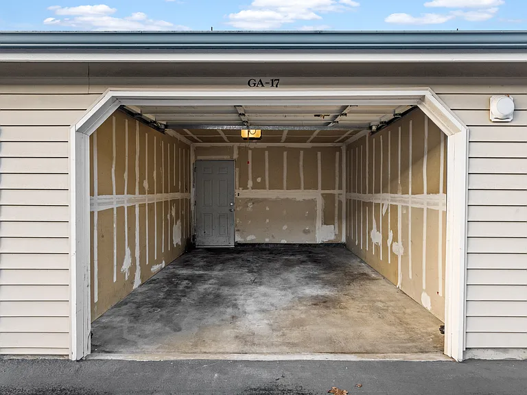 1 Bedroom w/Garage 720 Sq Ft 1 Bedroom w/Garage 720 Sq Ft