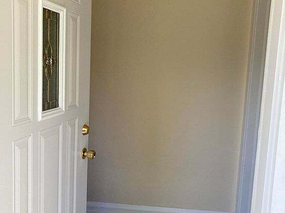 4th image of 205 E Meadow Heights Ave