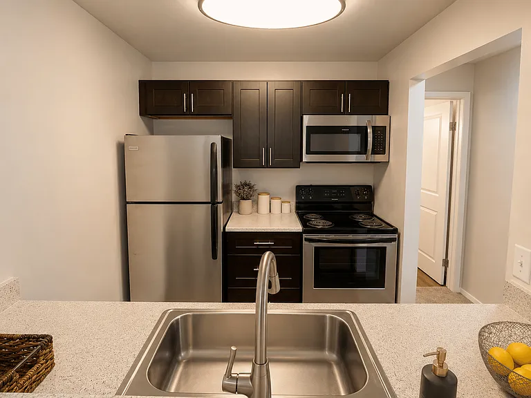 Camelot East Apartments — Photo 11