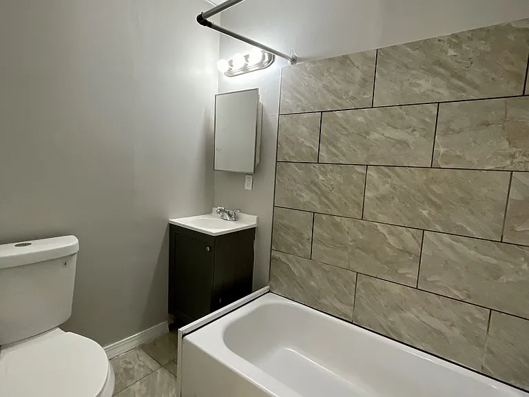 3921 Norledge Ave #1E — Photo 13