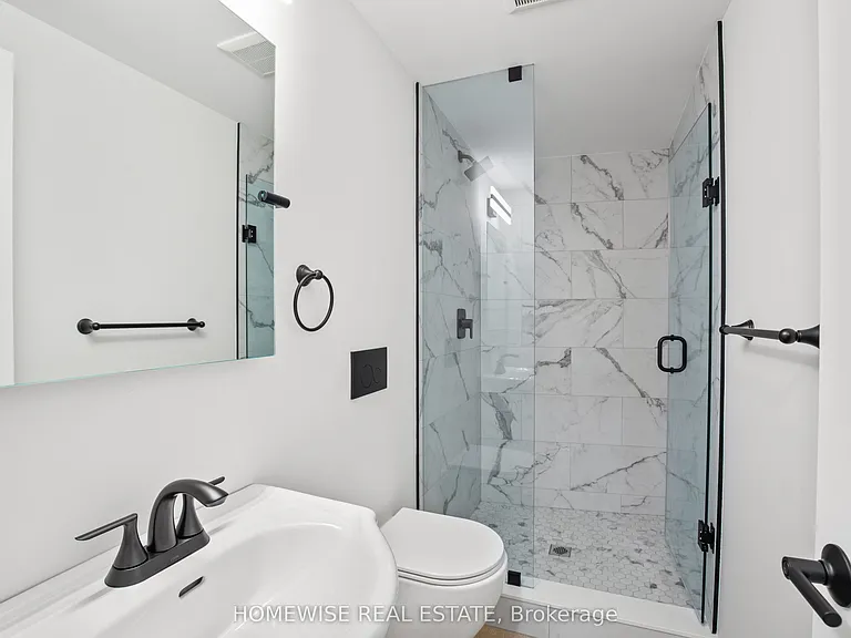 2563 Dundas St W #5 — Photo 10